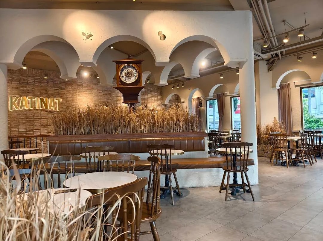 Each Katinat location is its own world, with unique design, beautiful lighting, and photo-worthy corners throughout